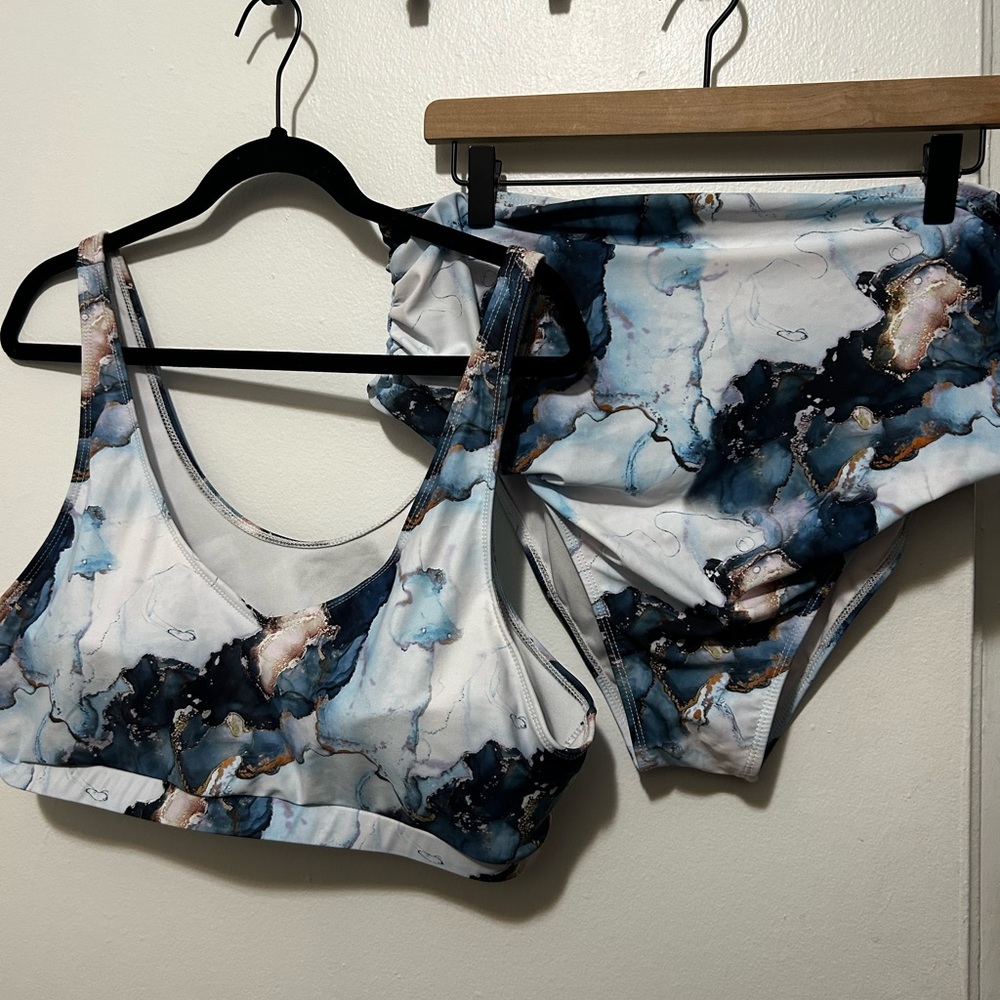 Elegant Marble Print Women's Bikini Set